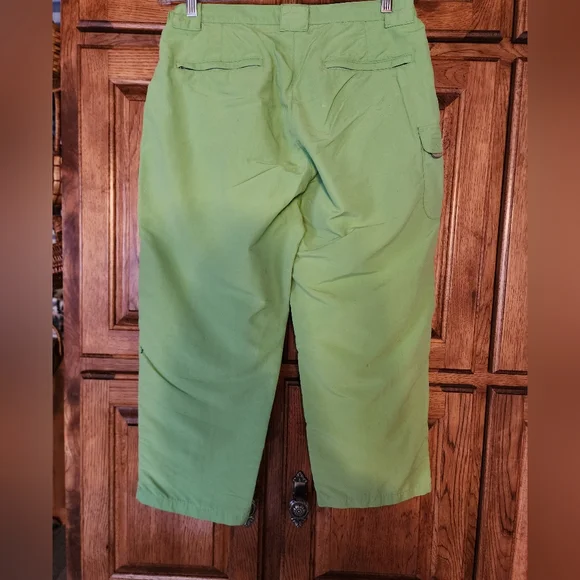 L.L.Bean Hiking Cargo Nylon Supplex Green Capri's Size M Reg - Picture 4 of 7
